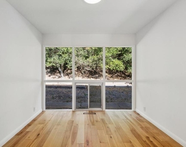 830 Robin Lane - Photo Thumbnail 41