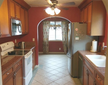 1020 Spencer Avenue - Photo Thumbnail 6