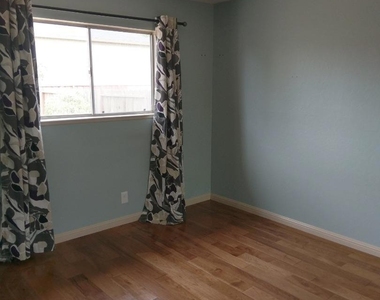 1020 Spencer Avenue - Photo Thumbnail 9