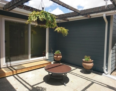 1020 Spencer Avenue - Photo Thumbnail 4