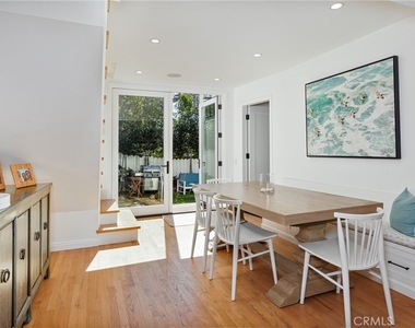 581 Brooks - Photo Thumbnail 8
