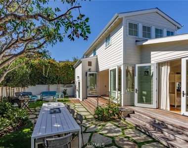 581 Brooks - Photo Thumbnail 17
