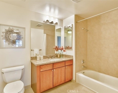 175 W Saint James Street - Photo Thumbnail 12