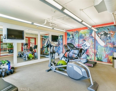 175 W Saint James Street - Photo Thumbnail 16