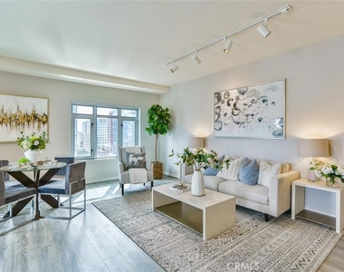 175 W Saint James Street - Photo Thumbnail 5