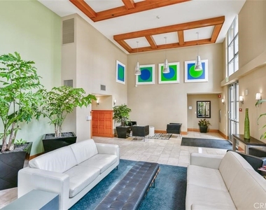 175 W Saint James Street - Photo Thumbnail 18