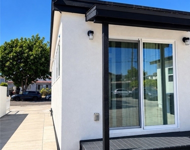 9554 San Antonio Avenue - Photo Thumbnail 2