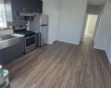 10714 Valley View Avenue - Photo Thumbnail 5