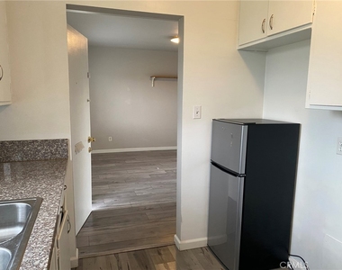 805 S 8th Street - Photo Thumbnail 3