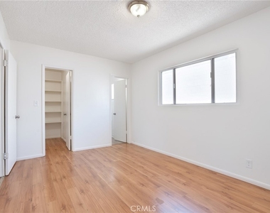 915 E Palmer Avenue - Photo Thumbnail 15