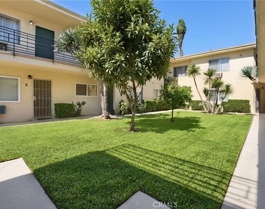 915 E Palmer Avenue - Photo Thumbnail 20