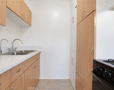 915 E Palmer Avenue - Photo Thumbnail 12