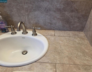 6926 Chambers Dr - Photo Thumbnail 5