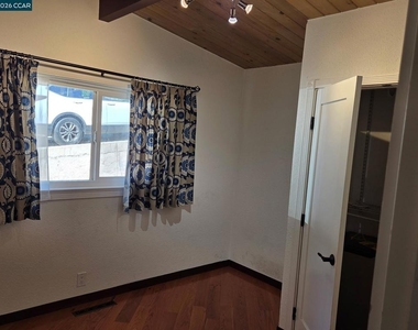 6926 Chambers Dr - Photo Thumbnail 6