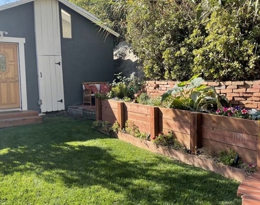 1921 Weepah Way - Photo Thumbnail 10