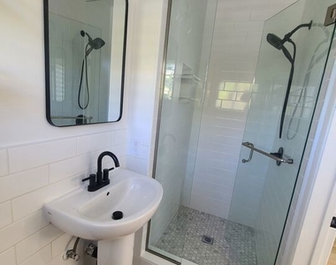 10561 Missouri Avenue - Photo Thumbnail 4