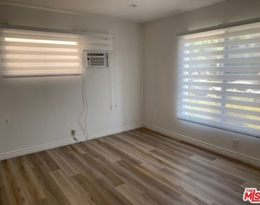 10561 Missouri Avenue - Photo Thumbnail 8
