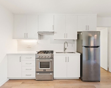 2223 Oak Glen Place - Photo Thumbnail 14