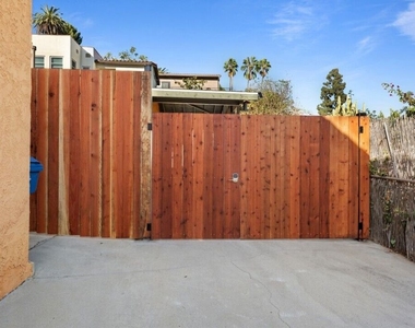 2223 Oak Glen Place - Photo Thumbnail 17