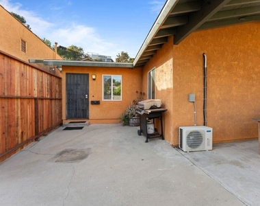 2223 Oak Glen Place - Photo Thumbnail 1