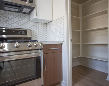 4922 Laurel Canyon Boulevard - Photo Thumbnail 8
