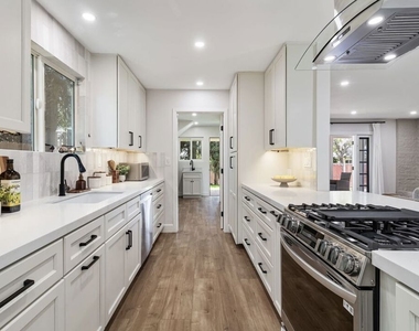 24022 Vanowen Street - Photo Thumbnail 7