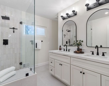 24022 Vanowen Street - Photo Thumbnail 20
