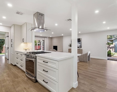 24022 Vanowen Street - Photo Thumbnail 6