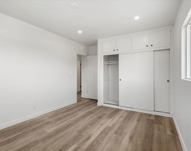 517 E 97th Street - Photo Thumbnail 14
