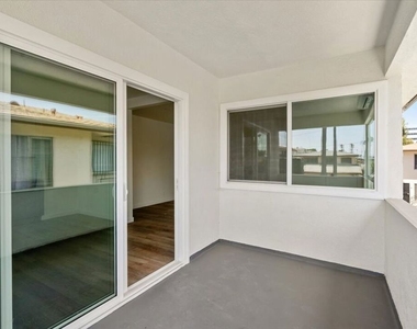 517 E 97th Street - Photo Thumbnail 9