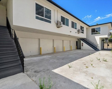517 E 97th Street - Photo Thumbnail 17
