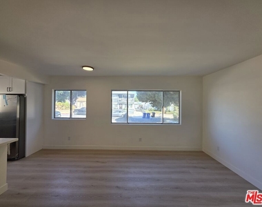 1185 W 22nd Street - Photo Thumbnail 11
