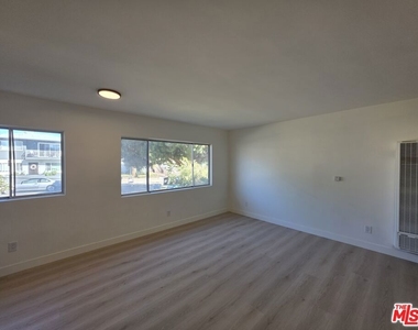 1185 W 22nd Street - Photo Thumbnail 29