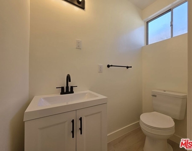 1185 W 22nd Street - Photo Thumbnail 28