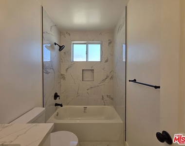 1185 W 22nd Street - Photo Thumbnail 15