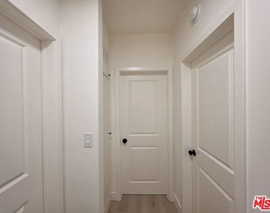 1185 W 22nd Street - Photo Thumbnail 37