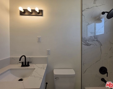 1185 W 22nd Street - Photo Thumbnail 17