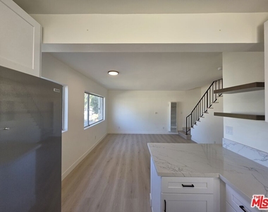 1185 W 22nd Street - Photo Thumbnail 7