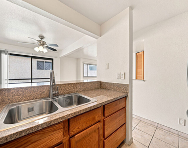 435 S Virgil Avenue - Photo Thumbnail 14