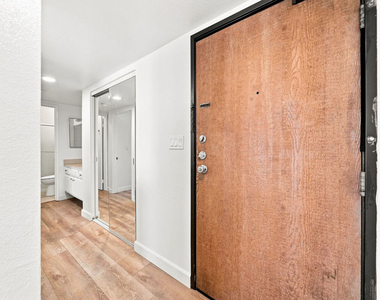 435 S Virgil Avenue - Photo Thumbnail 1