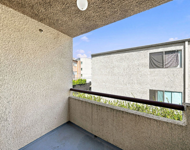 435 S Virgil Avenue - Photo Thumbnail 20