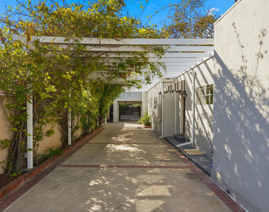 736 N Alta Vista Boulevard - Photo Thumbnail 12