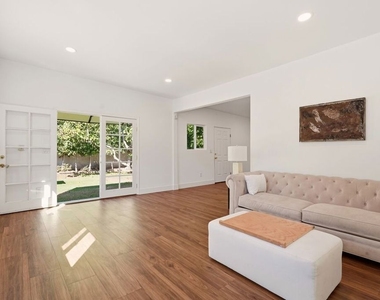 736 N Alta Vista Boulevard - Photo Thumbnail 22