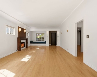 736 N Alta Vista Boulevard - Photo Thumbnail 1
