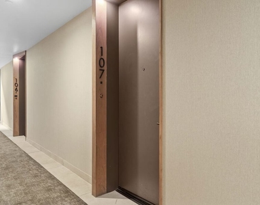 724 N Croft Avenue - Photo Thumbnail 6