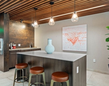 724 N Croft Avenue - Photo Thumbnail 39
