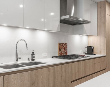 724 N Croft Avenue - Photo Thumbnail 19