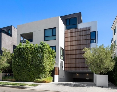 724 N Croft Avenue - Photo Thumbnail 5