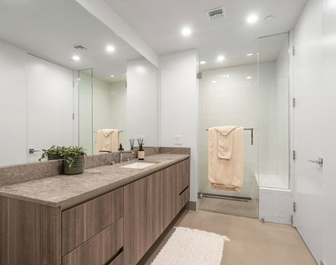 724 N Croft Avenue - Photo Thumbnail 32