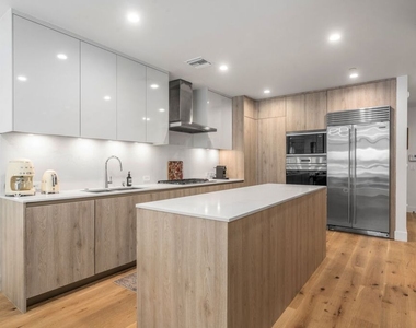724 N Croft Avenue - Photo Thumbnail 18